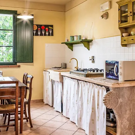 Le Debbiare-8 By Interhome